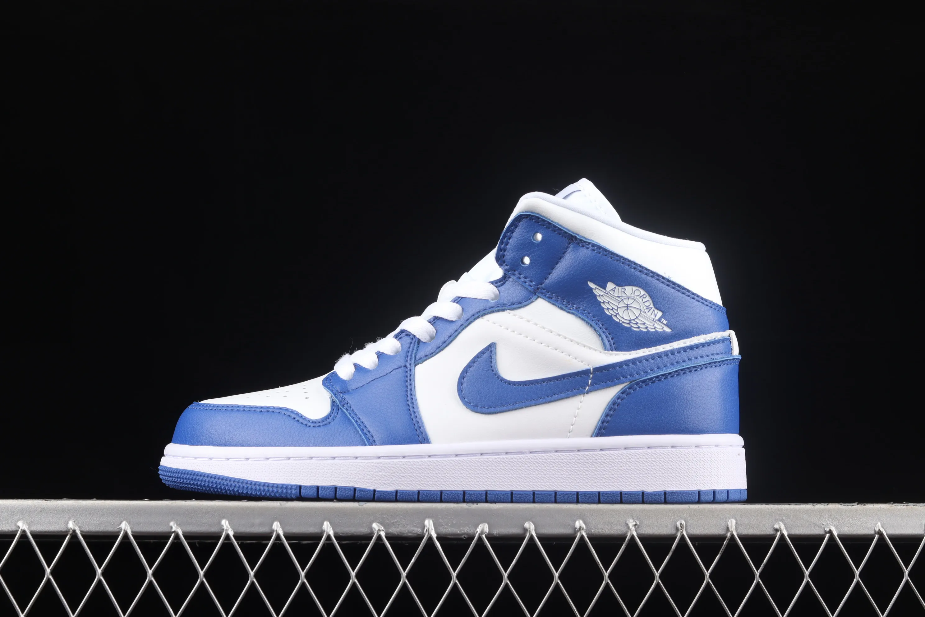 All Categories Air Jordan Jordan Series Basketball Shoes Air Jordan 1 Mid Differentiated Versions Air Jordan 1 Mid AJ1 Joe 1 Kentucky Blue Zhongbang Basketball Shoes BQ6472-104
